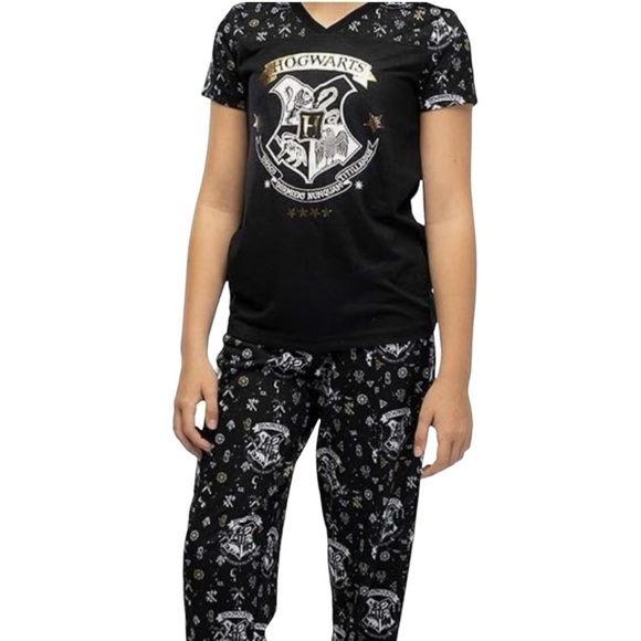 Harry Potter Kids PJ’s Hermione Hogwarts Crest Jogger 2pc Set Kids - Picture 2 of 4